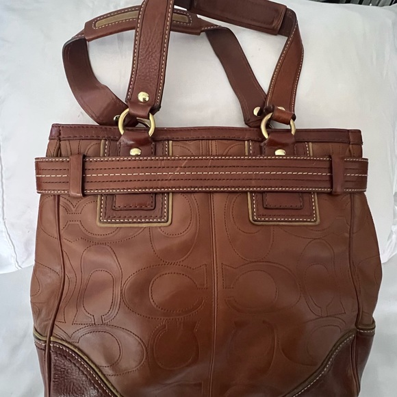 Coach Model #E06S-10228 - Picture 2 of 7